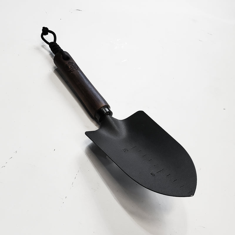 GARDEN SPADE/SHOVEL